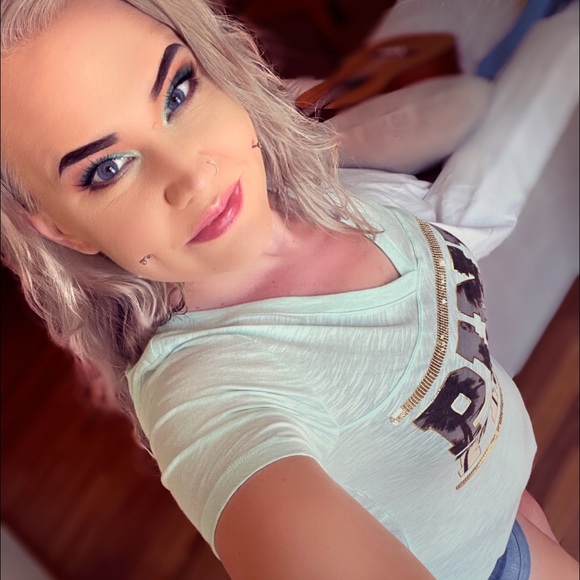 Meet your Posher, Amanda - Picture 10 of 16